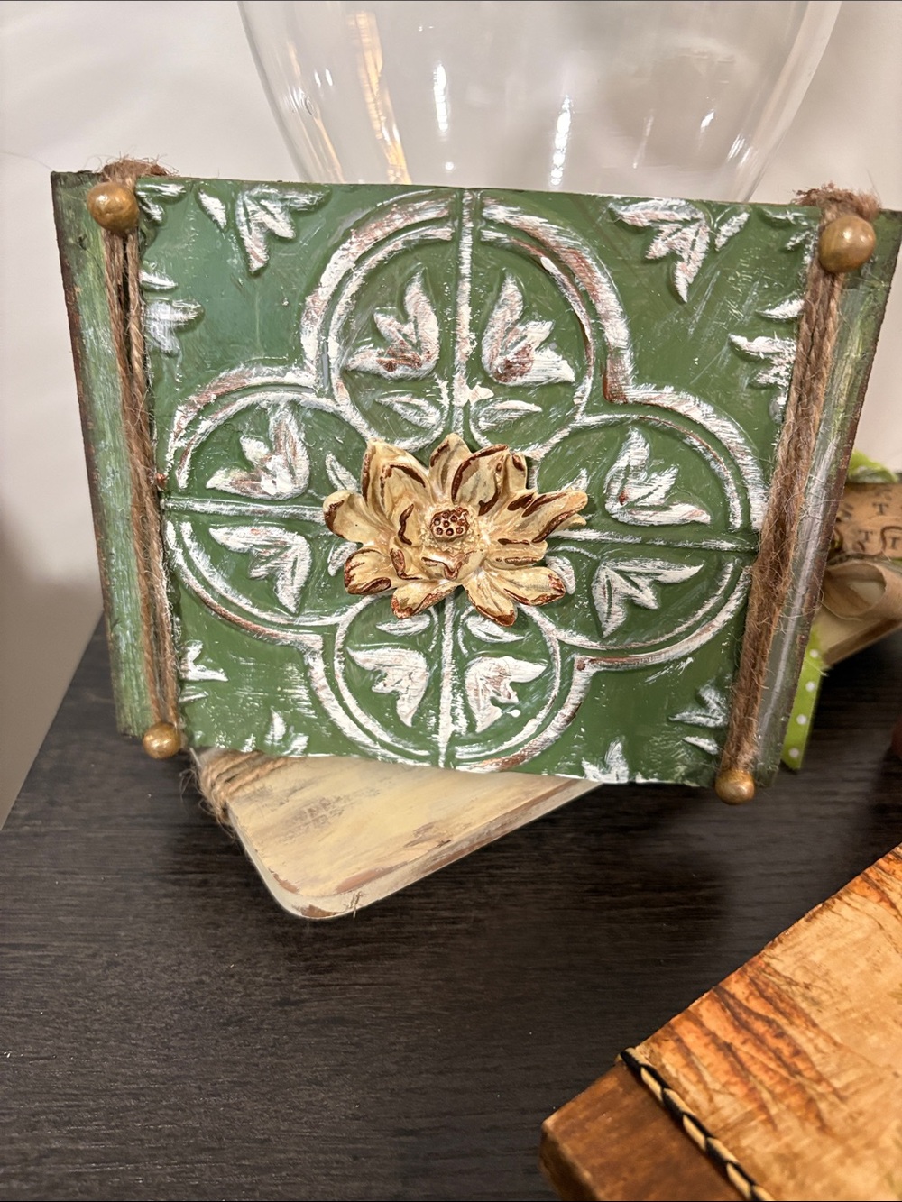 Decorative Green Floral Wall Plaque with Gold Accent